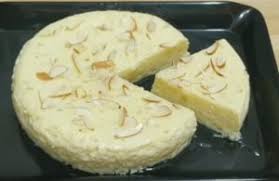 Though most of the tamil nadu sweets are not available in tamil nadu shops as they have shorter shelf life and most are jaggery based sweets but we definitely no. Sweet Recipe In Tamil Sweet Poli Easy South Indian Sweet Snack Recipe à®š à®²à®ªà®® à®• à®œ à®™ à®• à®° à®š à®¯ à®µà®¤ à®Žà®ª à®ªà®Ÿ Jangiri Sweet Recipe In Tamil This Video Explains How To Prepare Decorados De Unas