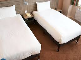 (11/07 lp)this is a modern building converted from an office block.the lobby. Comfort Inn London London Book On Travelstay Com