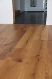 Das Ist Unser Parkett Boden Landhausdiele Eiche Suechtignach At In 2020 Landhausdiele Eiche Haus Bodenbelag Landhausdiele