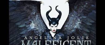 Toutefois, l'actrice de maléfique se retrouve face à un autre dilemme : Angelina Jolie Deploie Ses Ailes De Sorciere Dans Malefique Le Point