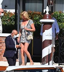 Penny lancaster reveals 'secret' as she shows off stunning hair transformation. Penny Lancaster Reveals She Has Lost 17lb After Shaming Herself With Snap Of Her Stomach Sound Health And Lasting Wealth