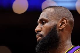 Contra o Celtics, LeBron James quer ampliar números de Natal