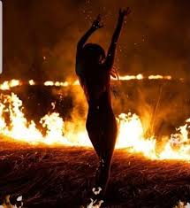 Spirit Boxes On Instagram Witches I Made This Fire Gif In Honour Of The Upcoming Festival Of Beltane On May 1st We Would Like To Know Bilder Tanzen Beltane