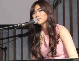 Memang, sih, musik adalah bagian yang sulit terpisahkan dari hidup kita. Inilah Deretan 100 Lagu Indonesia Terbaik Januari 2016