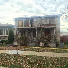 Someone Made A Life Size Michael Myers House For Halloween And It S Awesome Michael Myers House Michael Myers Halloween House
