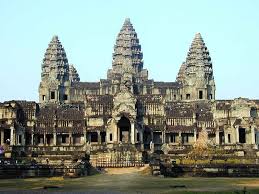 Angkor wat, located in northwest cambodia, is the largest religious structure in the world by land area, measuring 162.6 hectares. Angkor Pnompenh Buffet TrÆ°a Tá»'i Ä'á»n Angkor Wat Kay Vn Angkor Wat Du Lá»‹ch Tours
