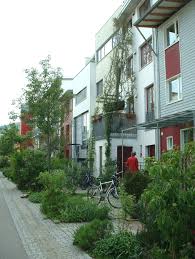 Fribourg Citee Vauban Pieds D Immeuble Jardines Residentiallandscape Landscape And Urbanism Landscape Design Urban Architecture