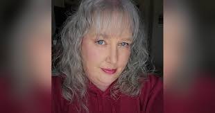 Jennifer Arnott's Instagram, Twitter & Facebook