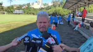 La Patria Manizales. . 🇮🇹🇮🇹 El técnico del Once Caldas, Hernán Darío Herrera, analiza el partido de este viernes ante Boyacá Chico, las variantes que tiene en la nómina y lo que deben hacer para llevarse los tres puntos. 📹 @osvaldohernandezburitica