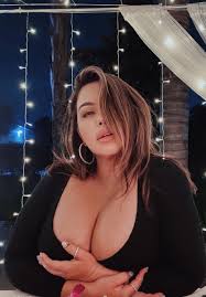 Chiquis Rivera Online on X: 🤍🖤 t.coIxrByVZInd  X