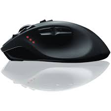 Its simple black silhouette doesn't scream gaming performance, but polytetrafluoroethylene feet glide on desktops and mouse mats. Logitech G700