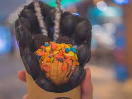 Chatuchak Thai Tea Charcoal Egglet 5 With Thai Milk Tea Ice Cream 2 80 Milk Tea Thai Tea Refreshing Desserts
