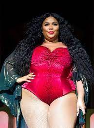 How much does lizzo weight. Pin Auf Singer