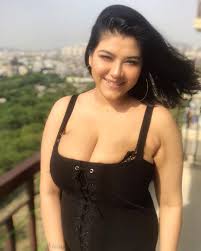 Splitsvilla X फेम अनमोल चौधरी हैं बिन ब्याही मां, बच्चे की धड़कन सुन नहीं  करवा पाईं थीं अबॉर्शन | Anmol chaudhary splitsvilla x actress on unmarried  single mother pr - News18 हिंदी