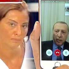 Ünlü oyuncunun estetiksiz hali ise sosyal medyanın gündemine oturdu. Katar Emiri Nden 15 Temmuz Gecesi O Telefon Gorusmesini Yapan Hande Firat A Sen Erkekten Daha Erkek Bir Kadinsin