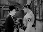 Resultado de imagen para ¿Qué mensaje nos deja la película El gran dictador?
