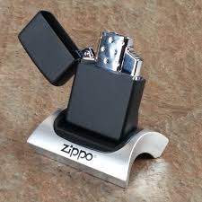 World famous zippo windproof lighters, hand warmers for gaming and outdoor enthusiasts, candle and utility lighters, & more! Original Zippo Gas Zigarrenfeuerzeug Mit Doppelten Jetflamme Kaufen