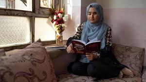 دختر هزاره بازمانده از حمله انتحاری کابل دیگر لبخند نمی‌زند اما تسلیم هم  نمی‌شود | یورونیوز