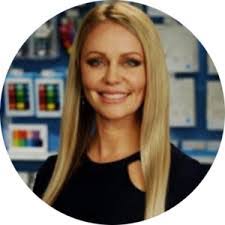 Heather Bennett's Instagram, Twitter & Facebook