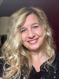 Aimee Coles's Instagram, Twitter & Facebook