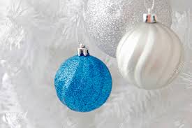 Kit de decoración para árbol de navidad compuesto por 50 adornos. Azul Y Plata De Color Bola De Navidad Cuelgan De Arbol De Navidad Blanco Fotos Retratos Imagenes Y Fotografia De Archivo Libres De Derecho Image 23711828