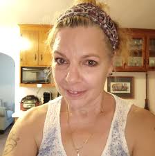 Why does my cat's behavior suddenly change from loving to mean?