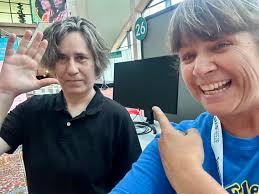 Nancy Buck (@JellickBuck)