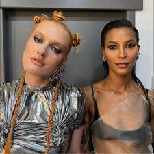 Seattle, are u ready to go bananas tonight. #BANGERZTOUR is in town n we  gonna wörk until we faint in a big twerk!!!!!