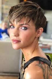 Variations of this hairstyle will work in any other texture. Pin On Short Hair