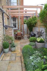 44 Pretty Backyard Seating Area Design Ideas Small Courtyard Gardens Backyard Seating Area Small Backyard Landscaping