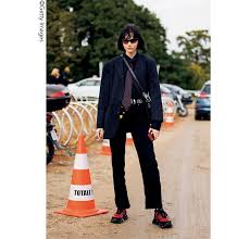 ソフィア・スタインバーグ】のスタイルをつくるアイテム８選。カルチャーを感じさせるスーチングスタイル - New&Now - ファッション | SPUR