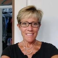 Elizabeth Kessler's Instagram, Twitter & Facebook