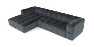 Holmen Sofa Med Sjeselong I Gratt Stoff Er En Unik Og Moderne Sofa Hvor Komfort Star I Fokus Sjeselongen Gir Sofaen Store Og Brede Sjeselong Sofa Moderne Sofa