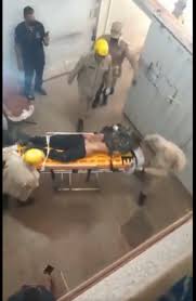 Chegada do corpo de lázaro barbosa no hospital ️ corpo foi conduzido por policiais militares 4z1ezq9mef Twm