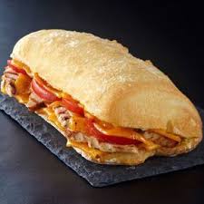 Decouvrez La Recette Du Sandwich Au Poulet Froid Tomate Et Cheddar Recettes De Cuisine Recette Sandwich Sandwich Au Poulet