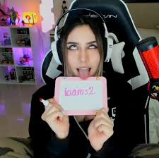 iaaraS2 on X: envidienme amigos .. @Nuvia_OuO soi fan uwu  t.co7zOVIha71I  X