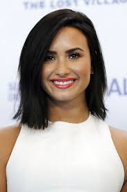 Demi Lovato Attends Smurfs The Lost Village Press Conference At United Nations Headquarters In New Y Demi Lovato Hair Demi Lovato Short Hair Demi Lovato Style