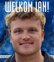 📣 𝘿𝙚 𝙨𝙩𝙖𝙛 𝙞𝙨 𝙘𝙤𝙢𝙥𝙡𝙚𝙚𝙩 Coach Sam Gortzak heeft de  ondersteuning compleet. Met onder andere de oude bekenden Gerard Smit en  Willem Frieling die terugkeren als assistent-trainer en teammanager.  'Volleybal zit in