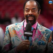 Walt Frazier Criticizes Knicks' Lack of Teamwork