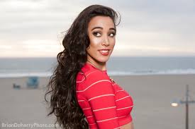 Sierra deaton is an eminent american pop singer who is well known for winning the x factor in 2013. Brian Doherty Photo Sierra Deaton Of X Factor