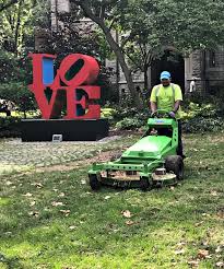 Lawn mower dealers net manufacturers of outdoor power equipment, agricultural implements, lawn mowers, yard and garden tools and accessories. Penn Switches To All Electric Landscaping Equipment Brightview