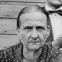 Hattie M. Weaver (1869–1926)