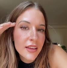 Clara Mcguire's Instagram, Twitter & Facebook