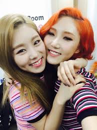 Aiming for 1 billion stream #moomoo #mamamoo. Mamamoo S Wheein And Hwasa Explain Why They Thought Solar Was Really Weird When They First Met Her Koreaboo
