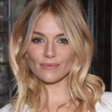 Passer du noir au blond cendré ⋙ les étapes, les produits utilisessans abîmer vos cheveux#olaplex. Blond Cendre Comment Avoir La Couleur De Cheveux Blond Cendre
