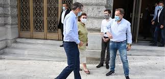 Ο δημήτρης λιγνάδης που «ερωτεύθηκαν» οι financial times. Markoylakhs Mhtsotakhs Lignadhs Co Lapolitica Gr