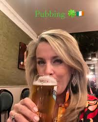 Not sure pubbing is a word, but it's my FIRST trip to Ireland so I think  it's a thing! 🍻🇮🇪🧡💚
