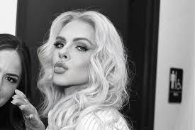 Backstage with @kboconphoto 📷