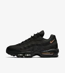 Not only did the new silhouette bring the innovation to the forefoot, the design by sergio lozano would capture the hearts of more than just runners. Nike Air Max 95 Premium Black Gold Release Date Nike Snkrs