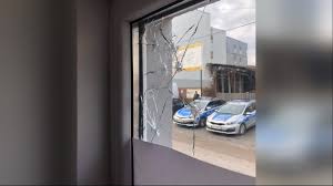 Był wiceprezesem i prezesem wrocławskiego klubu żużlowego wts atlas, kierował wydziałem zagranicznym w pzpn. Policzono Slady Po Kulach Jest Ich Ponad 70 Czarnecki O Ataku Na Swoje Biuro Polsat News